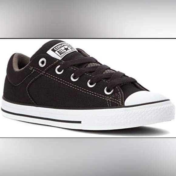 Converse Shoes - Women’s Converse Chuck Taylor Black & White Shoes Size 5 EUC